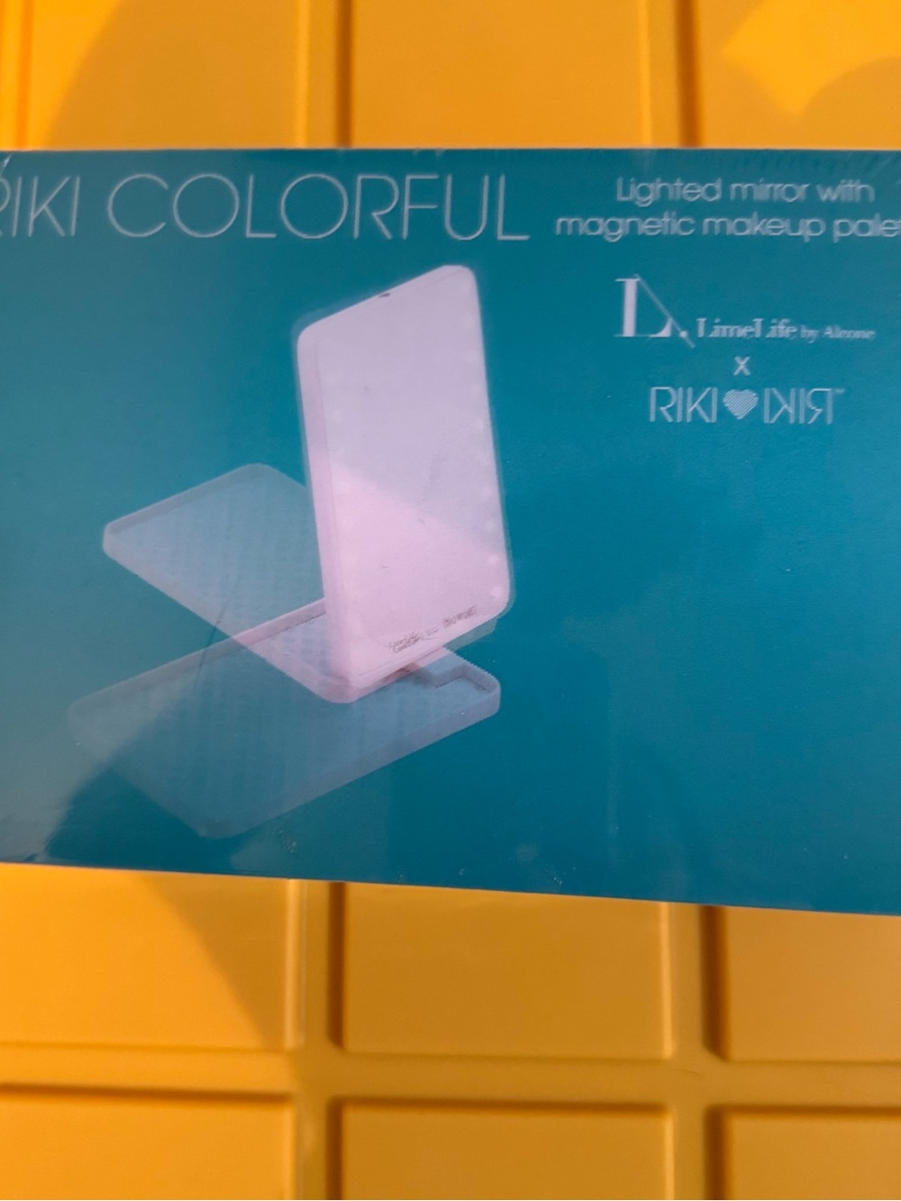 RIKI X Limelife Lighted Foldable Makeup Mirror - White